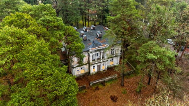 Opuszczona willa w Konstancinie