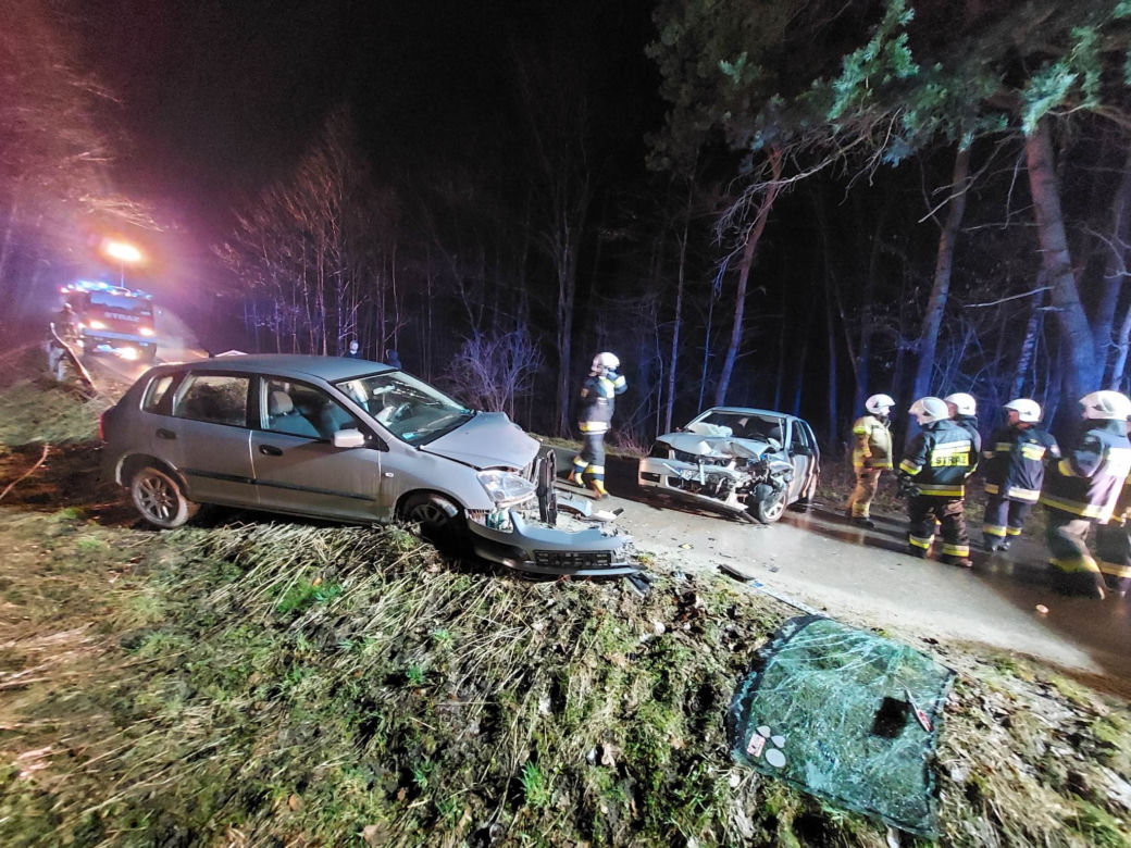 Groźny wypadek w Rudzie! Są osoby poszkodowane, droga jest zablokowana