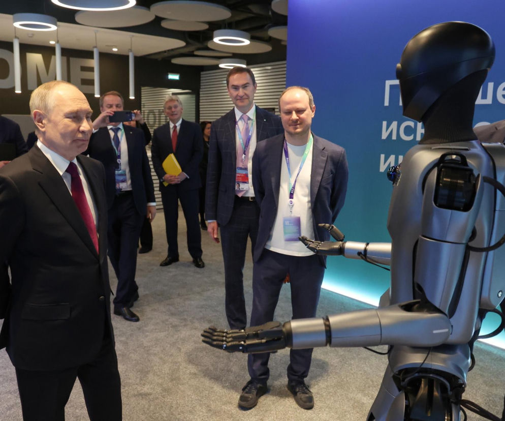 Robot podszedł do Putina! Nie zgadniesz, co zrobił potem