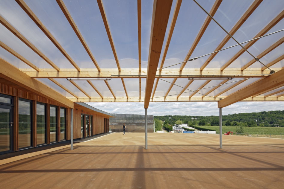 Kompleks budynków edukacyjnych w Ville-du-Bois