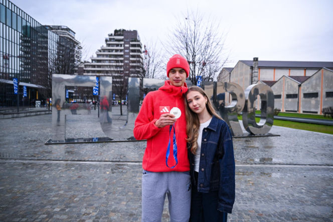 Semirunniy z dziewczyną