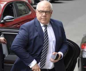 Politycy PiS pilnie wezwani na Nowogrodzką. Co się dzieje?!