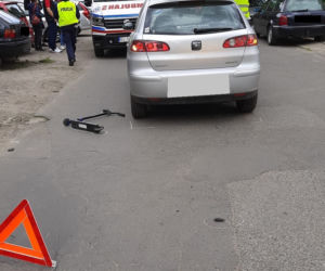 Groźny wypadek w Łodzi. 14-latka na hulajnodze wjechała pod koła samochodu!