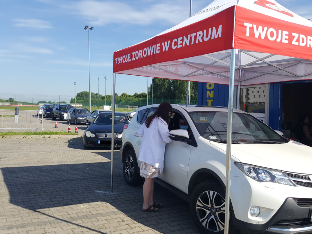 Punkt szczepień drive-thru w Siedlcach