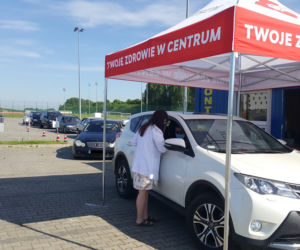 Punkt szczepień drive-thru w Siedlcach
