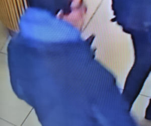 Policja z Bydgoszczy szuka tego ZŁODZIEJA! Zobacz jego zdjęcia