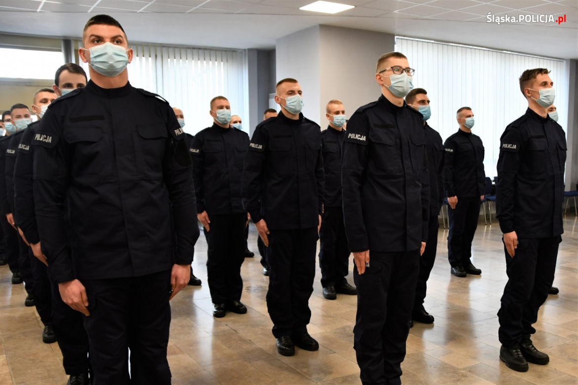  Śliczne policjantki zasiliły szeregi śląskiej policji. Ślubowanie mają za sobą [ZDJĘCIA]