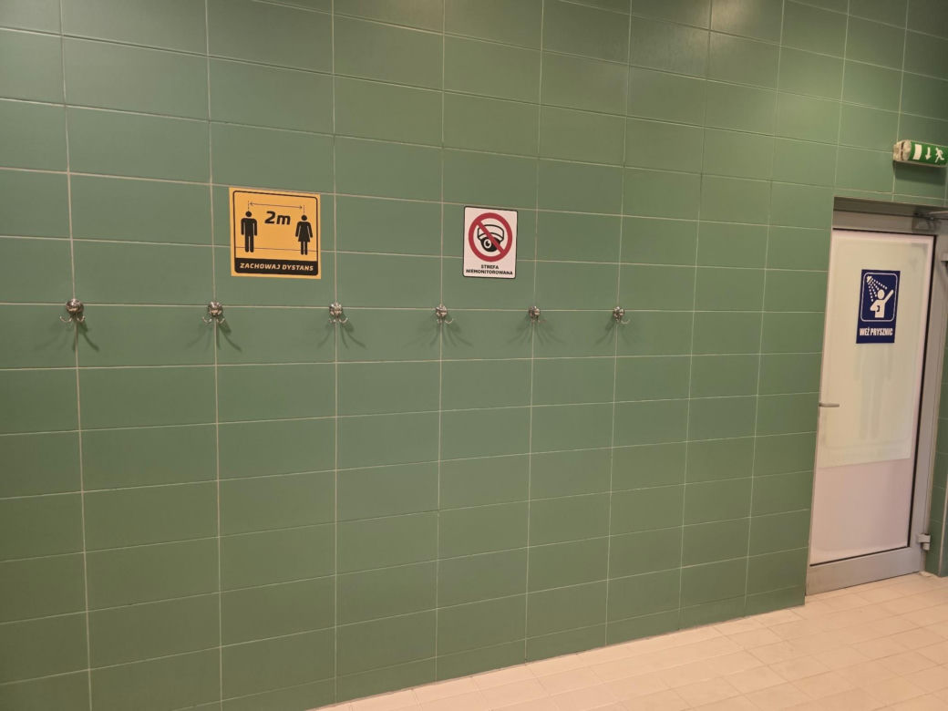 Strefy, gdzie są kamery, a także te wolne od kamer, zostały w siedleckim aquaparku wyraźnie oznaczone