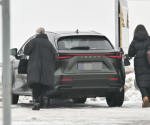 Krystyna Janda kurzy w aucie