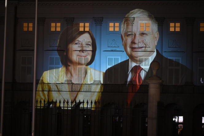 Rocznica katastrofy smoleńskiej. Tłumy ruszyły w Marszu Pamięci