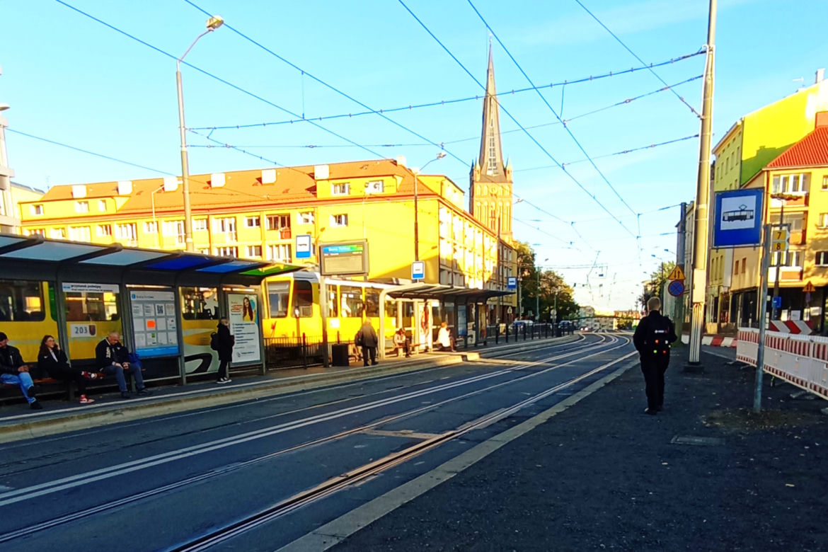 Utrudnienia na placu Zwycięstwa i Bramie Portowej
