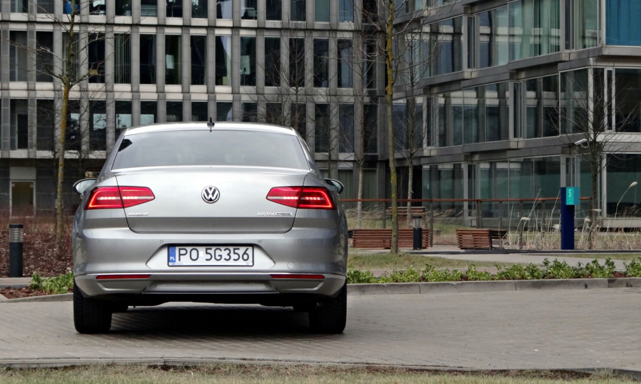 Volkswagen Passat Limousine B8 Highline 2.0 TDI DSG BlueMotion