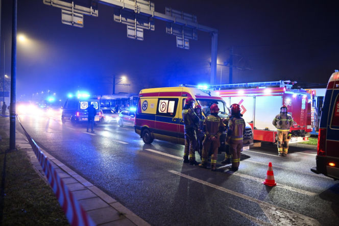 PILNE. Zderzenie tramwajów w Krakowie! Katastrofa na torach, 34 poszkodowanych!