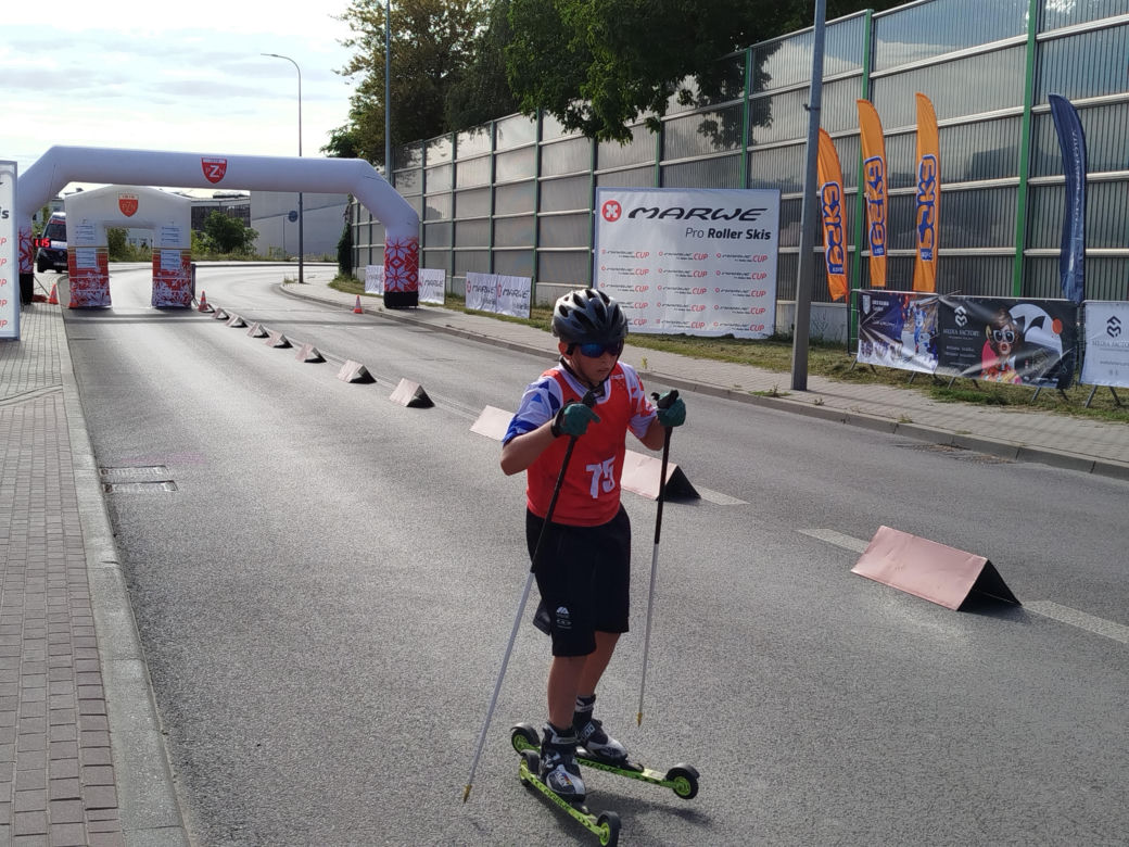 Zawody o Puchar Polski na nartorolkach Marwe Cup 2025 zostały zainaugurowane w Siedlcach