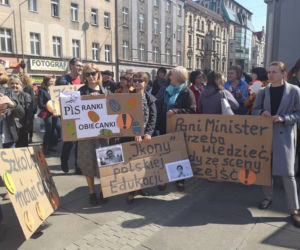 Strajk nauczycieli: PiSranki obiecanki. Tłumy na proteście w Katowicach