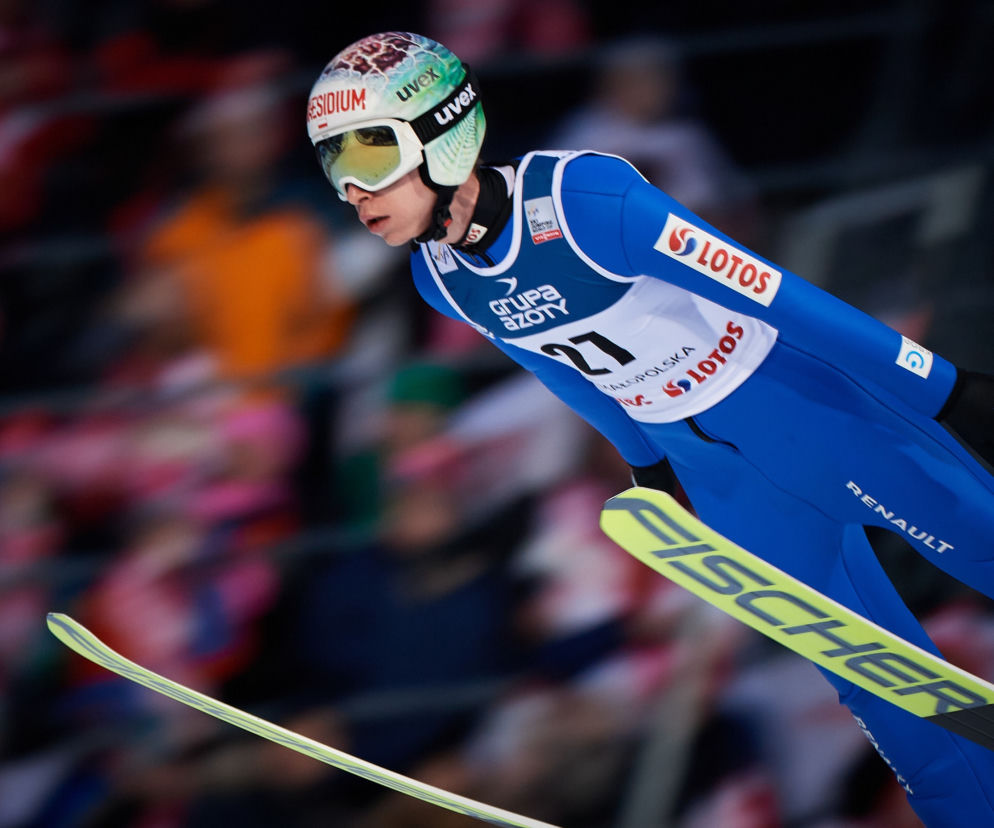 Skoki dzisiaj O której godzinie skoki dzisiaj 20.02 niedziela PK w Renie Skoki narciarskie dzisiaj O której dzisiaj skoki w niedzielę 20 lutego 