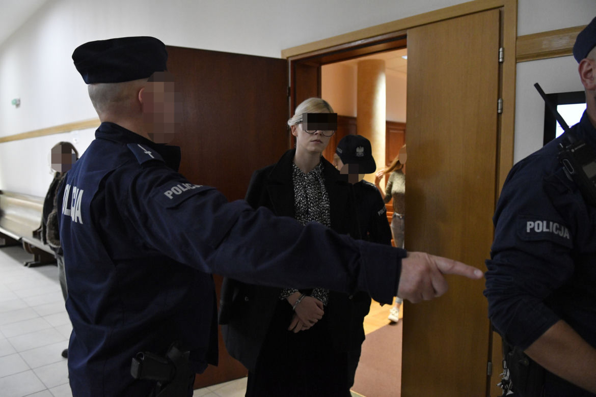 Młodziutka prawniczka Karolina B. z Warszawy oskarżona o zamordowanie ukochanego. Wiemy jak zginął Igor. "Ten nóż wszedł jak w masło"