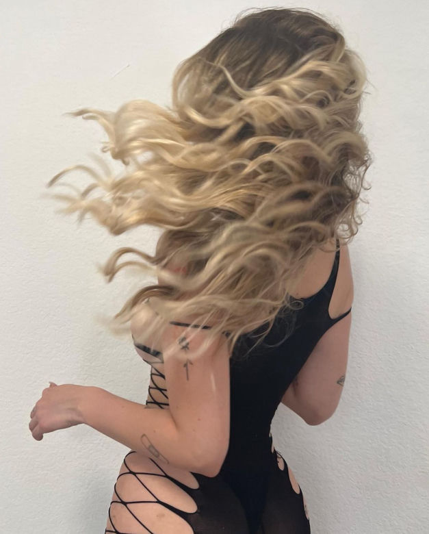 Piękna Lottie Moss o uzależnieniu. "Nie chciałam pracować, zalewałam się łzami"