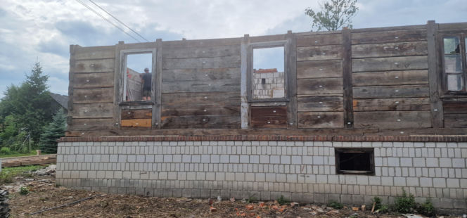 Demontaż budynku na Lubelszczyźnie