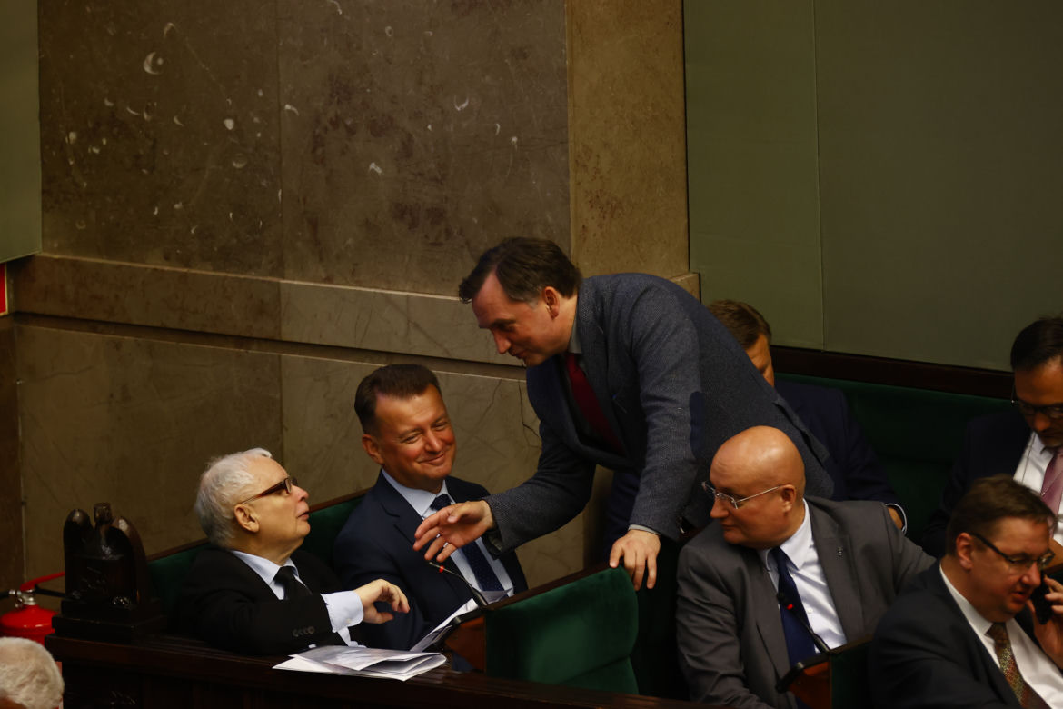 Mariusz Błaszczak obroniony! Opozycja przegrała głosowanie nad wotum nieufności wobec ministra MON