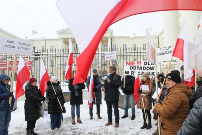 6500 ton toksycznych odpadów pod Warszawą. Mieszkańcy alarmują. „Żyjemy na tykającej bombie”