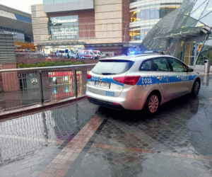 Kolejna tragedia w Złotych Tarasach. Nie żyje kobieta