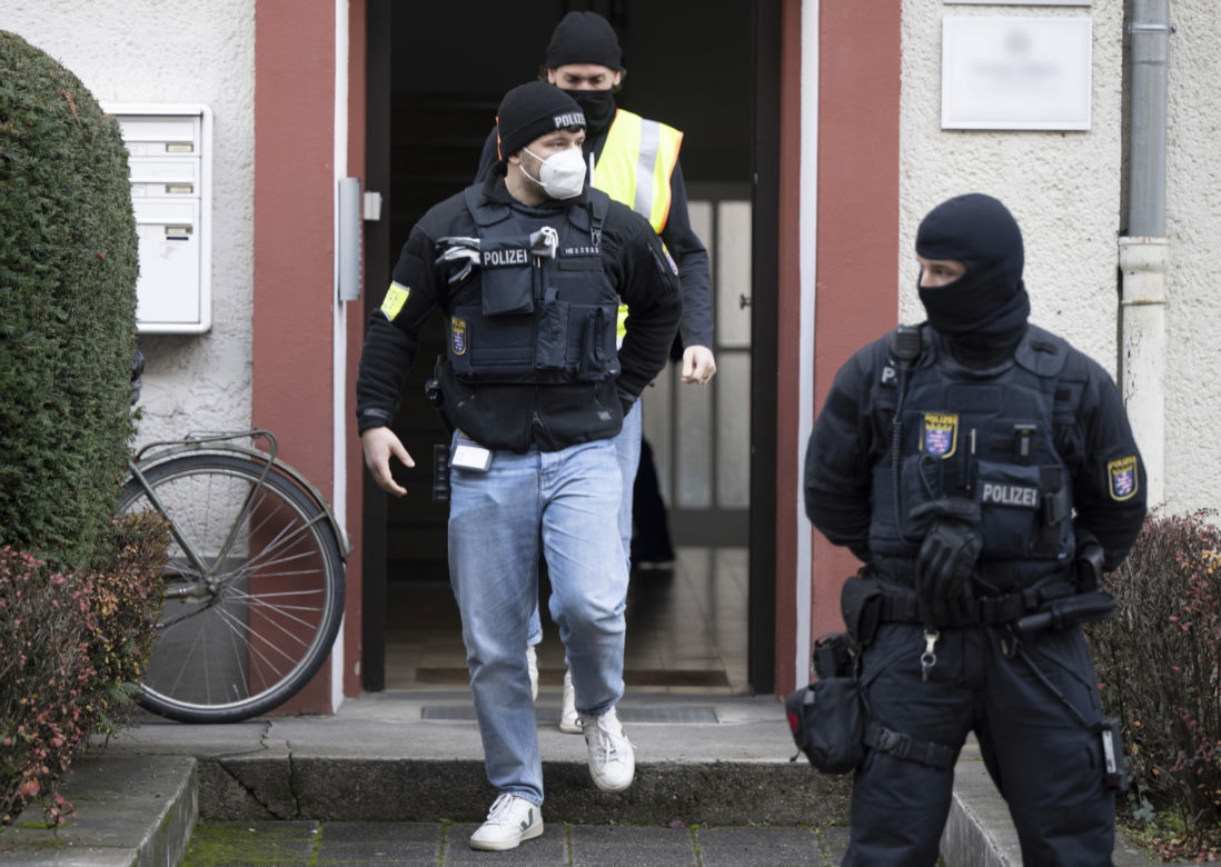 Udaremniony zamach stanu w Niemczech! 25 osób zatrzymanych, wśród nich Rosjanka