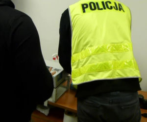 Akcja policji na trasie S-10. Kierowca golfa przewoził 1,5 kg marihuany!