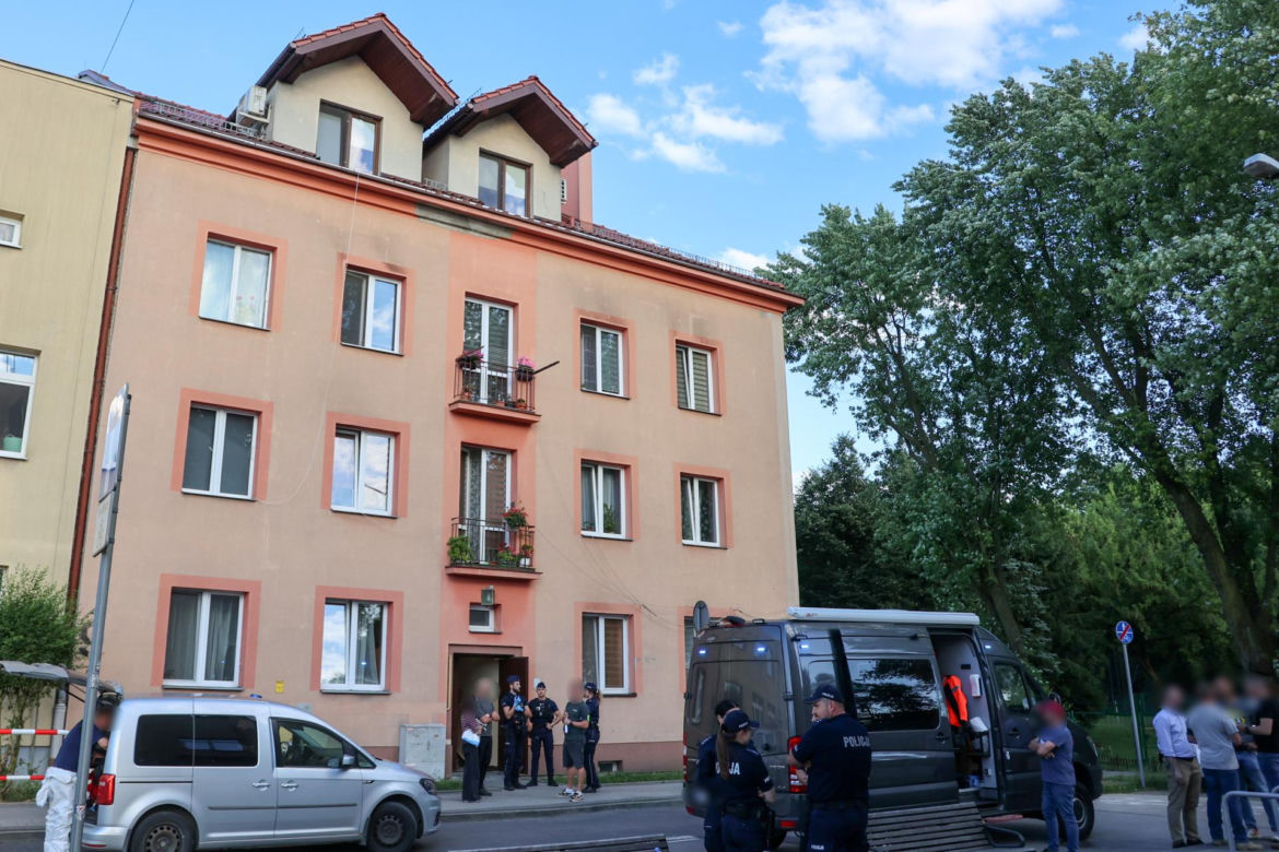 Cztery ciała w mieszkaniu! Wśród zmarłych zaledwie 8-dniowe dziecko
