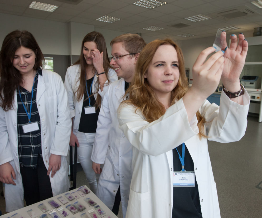 studenci medycyny UJK Kielce