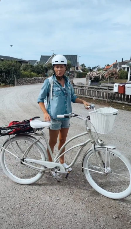 Korzystając z wolnych chwil, Małgosia przemierza Szwecję na rowerze