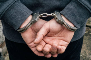  Seryjny włamywacz okradał firmy w 3 minuty. 32-latek w rękach policji 