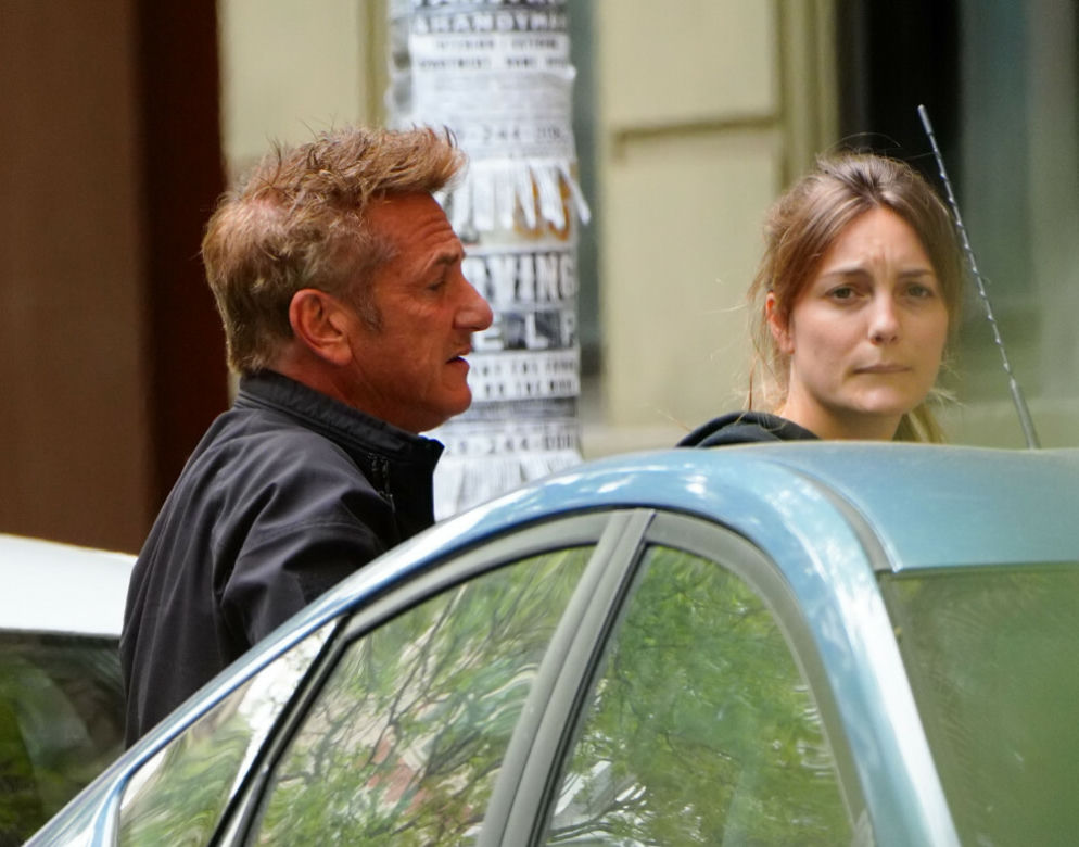 Sean Penn rozwodzi się po 15 miesiącach! Dwukrotnie młodsza zona ma dosc