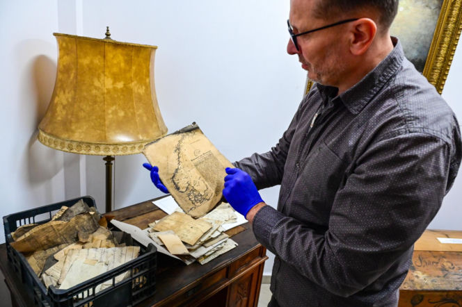 Dokumenty przeleżały na strychu prawie 100 lat