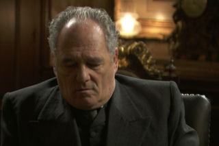 Akacjowa 38, odcinek 848: Silvia otrzymuje rozkaz poślubienia generała, by zapobiec zamachowi na księcia