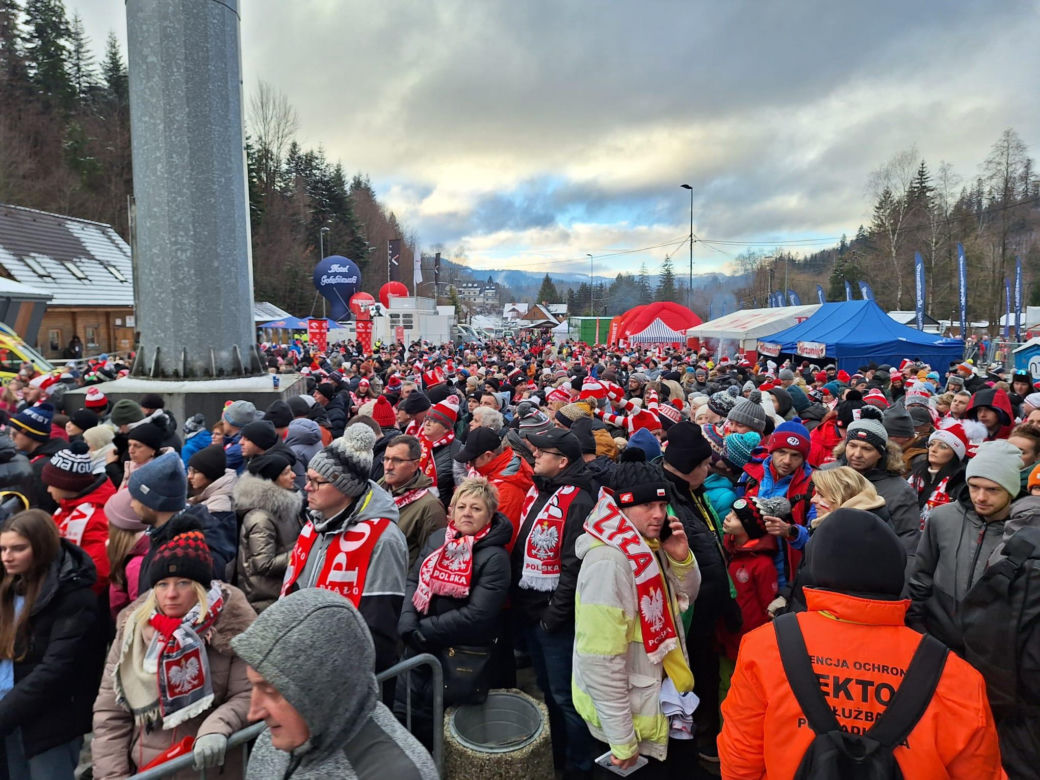 Kibice w czasie Pucharu Świata w Skokach Narciarskich w Wiśle ZDJĘCIA