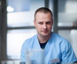 Lekarze 3 sezon odcinek 4 (odc. 30). Maks Keller (Paweł Małaszyński)