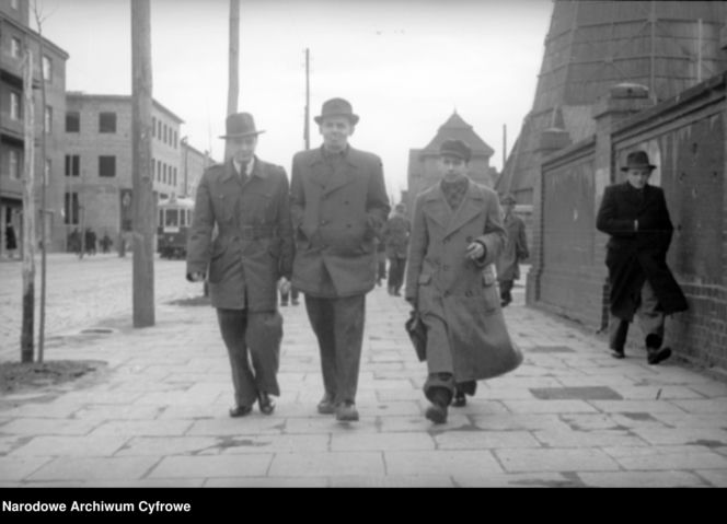 QUIZ PRL. Czy się stoi, czy się leży, trzy tysiące się należy. Tak pracowano w PRL-u