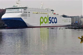 Prom Jantar Unity rozpoczyna morską przygodę. Co oznacza napis POLSCA na kadłubie? To nie jest błąd!