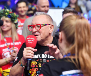 Jerzy Owsiak na przestrzeni lat. Tak zmieniał się jego charakterystyczny wizerunek