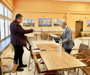 Śmieci, smród i strach na Gocławiu. Sąsiad zbieracz terroryzuje mieszkańców. On potrzebuje pomocy