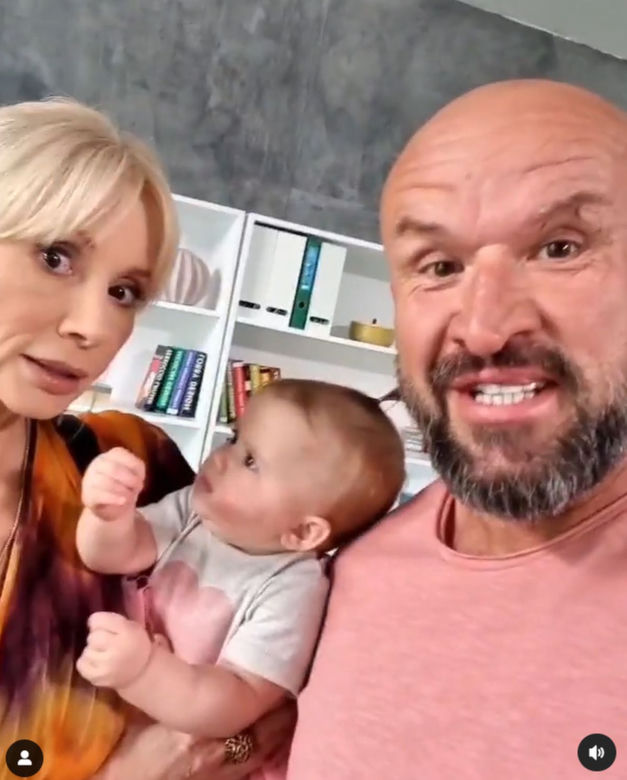 Pierwsza miłość na planie. Fabian (Tomasz Oświeciński), Ewa Weksler (Ewa Gawryluk)