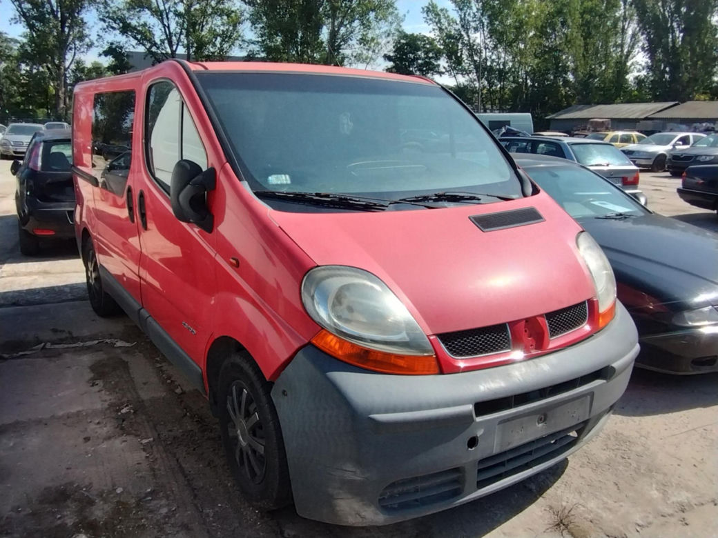 Drogowcy znów sprzedają wraki z ulicy. Wśród nich jest Chrysler w kwiatki