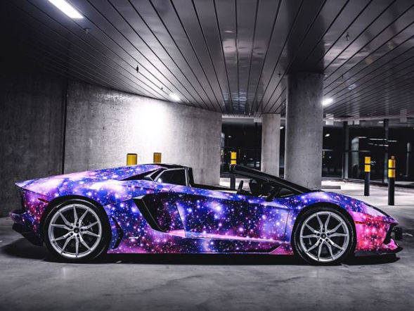 Lamborghini Aventador w galaktycznym lakierze