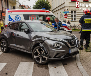 Wypadek w centrum Ełku. Poszkodowana kobieta i dziecko [ZDJĘCIA]