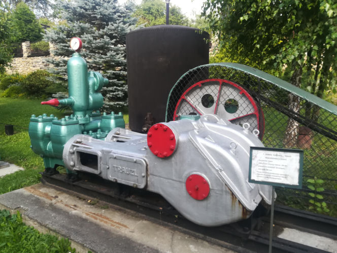 Zapłonęła w nim pierwsza na świecie uliczna lampa naftowa. To jedno z najpiękniejszych miast w Małopolsce