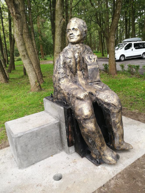 Pomnik Przemysława Gosiewskiego w Dąbkach