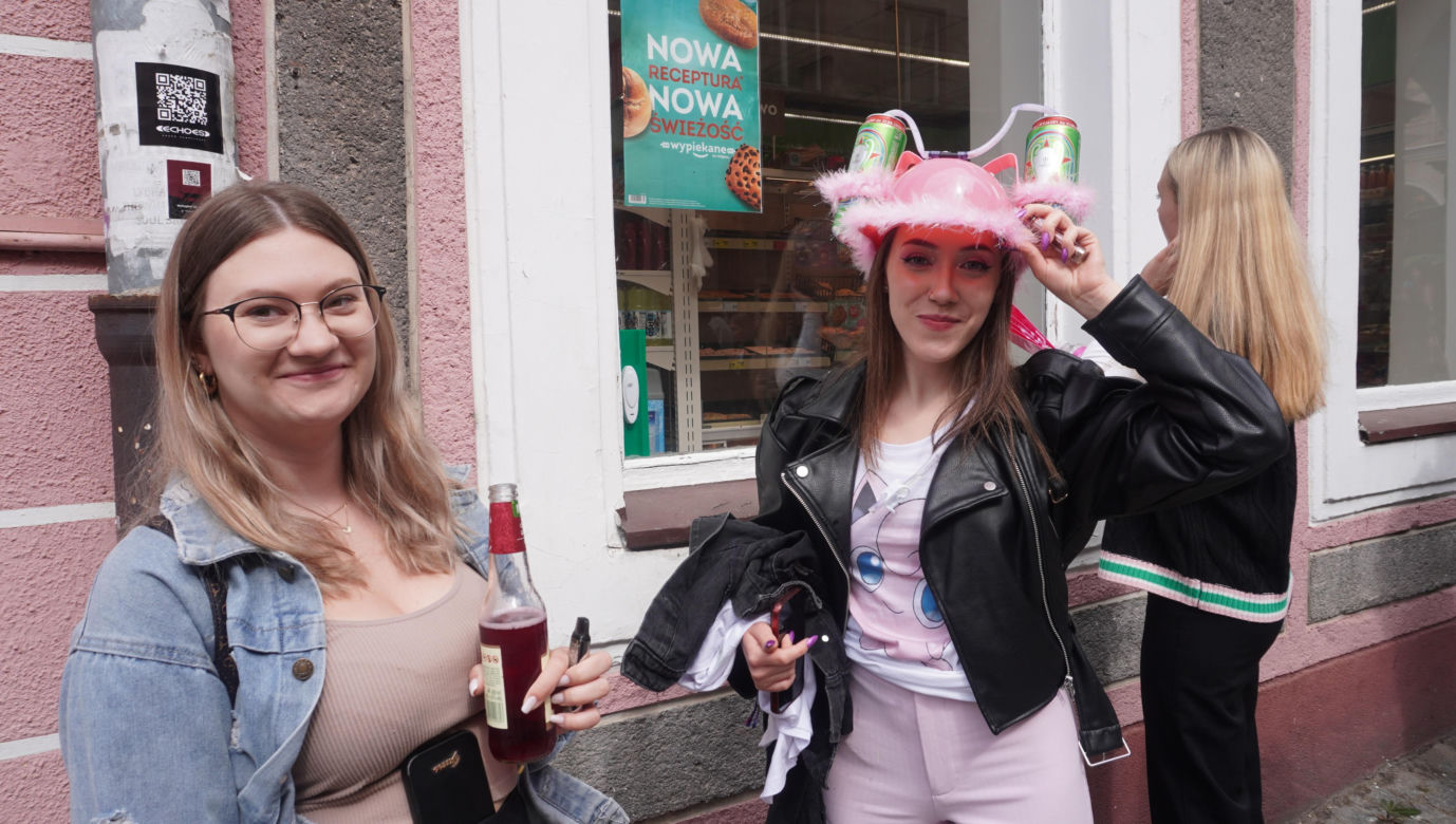Kortowiada 2024. Parada Wydziałów przeszła ulicami miasta. Studenci tłumnie wzięli udział w imprezie