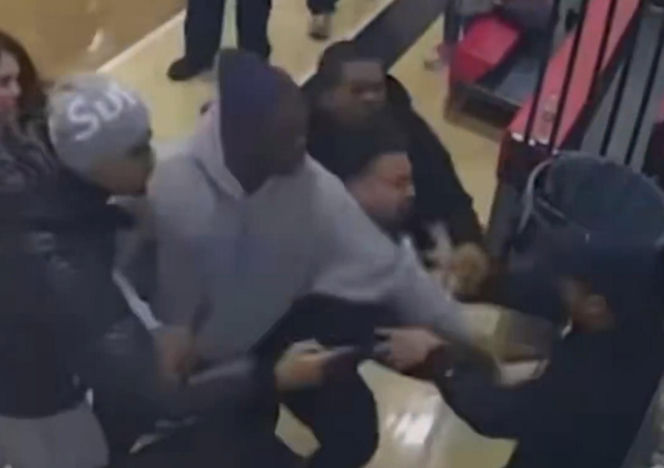 Bijatyka matek i ojców w katolickiej szkole! Ich dzieci patrzyły