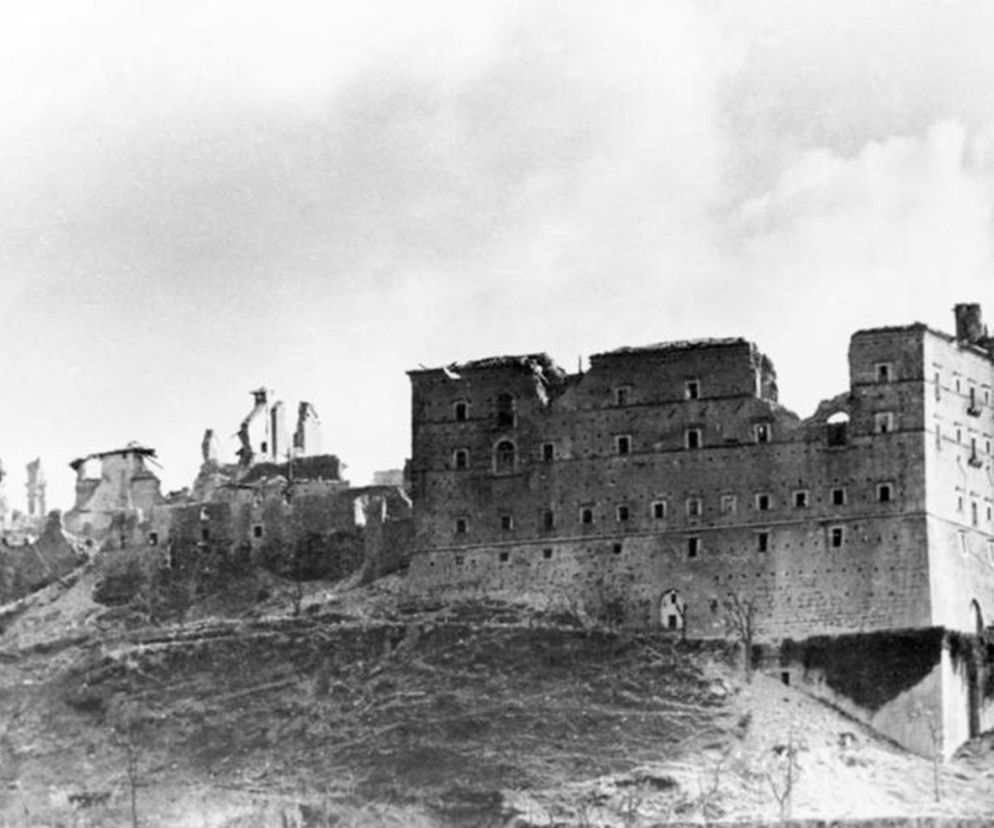 Niemcy zarabiają na piosence Czerwone maki spod Monte Cassino